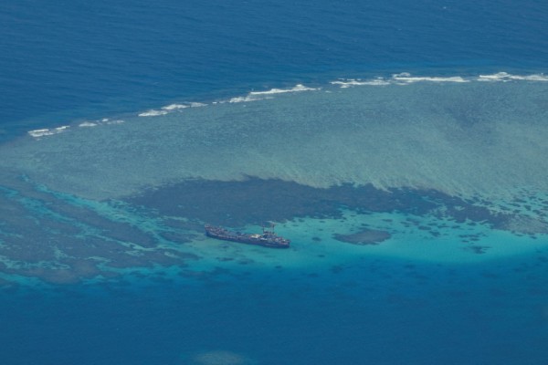 தென் சீனக் கடலை அச்சுறுத்தும்  சீனாவின்  'அசுரக் கப்பல்' 